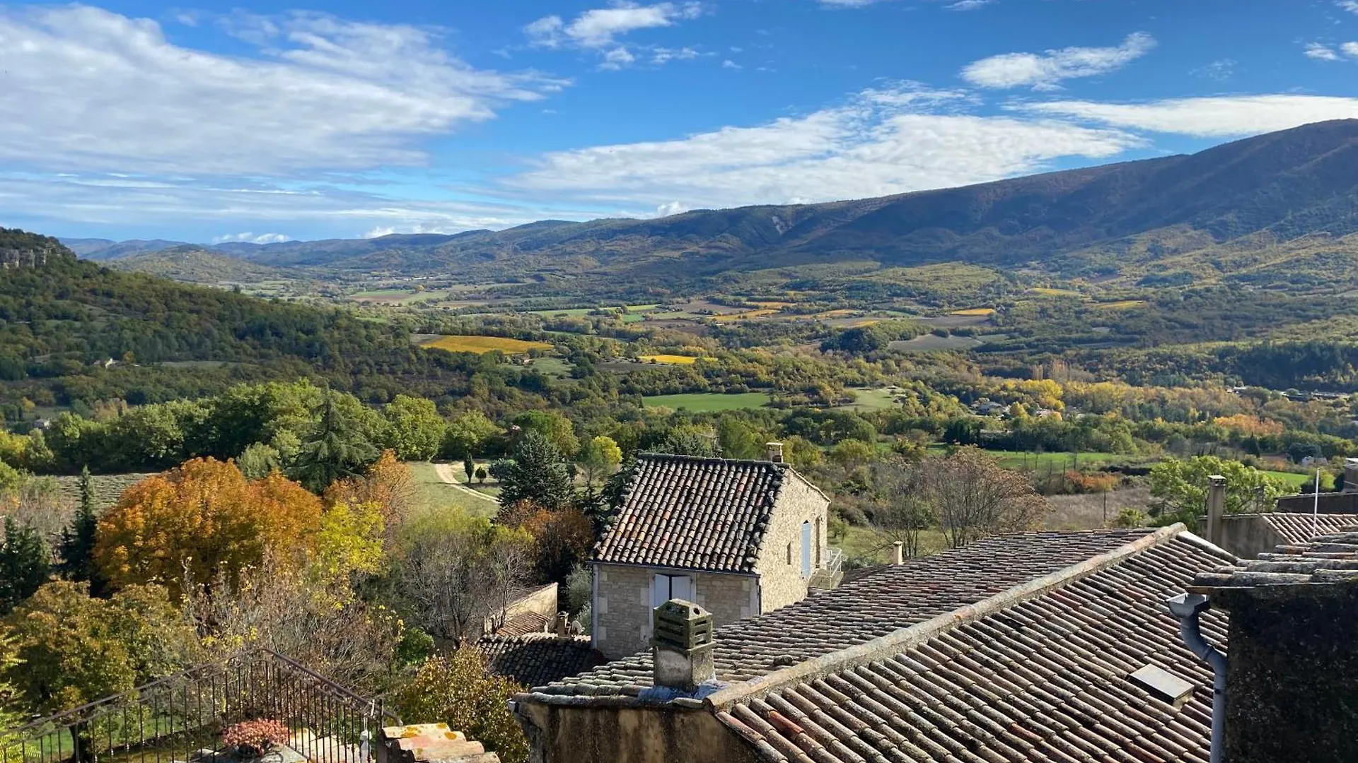 Luberon Grde Maison De Village Avec Terrasse Saint-Martin-de-Castillon